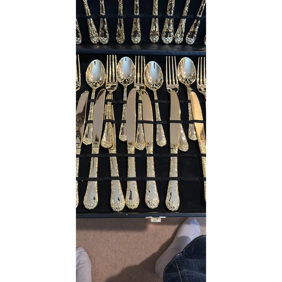 Unbranded Gold Silverware Set Of 12 + Serving Pieces And Case - Picture 3 of 5